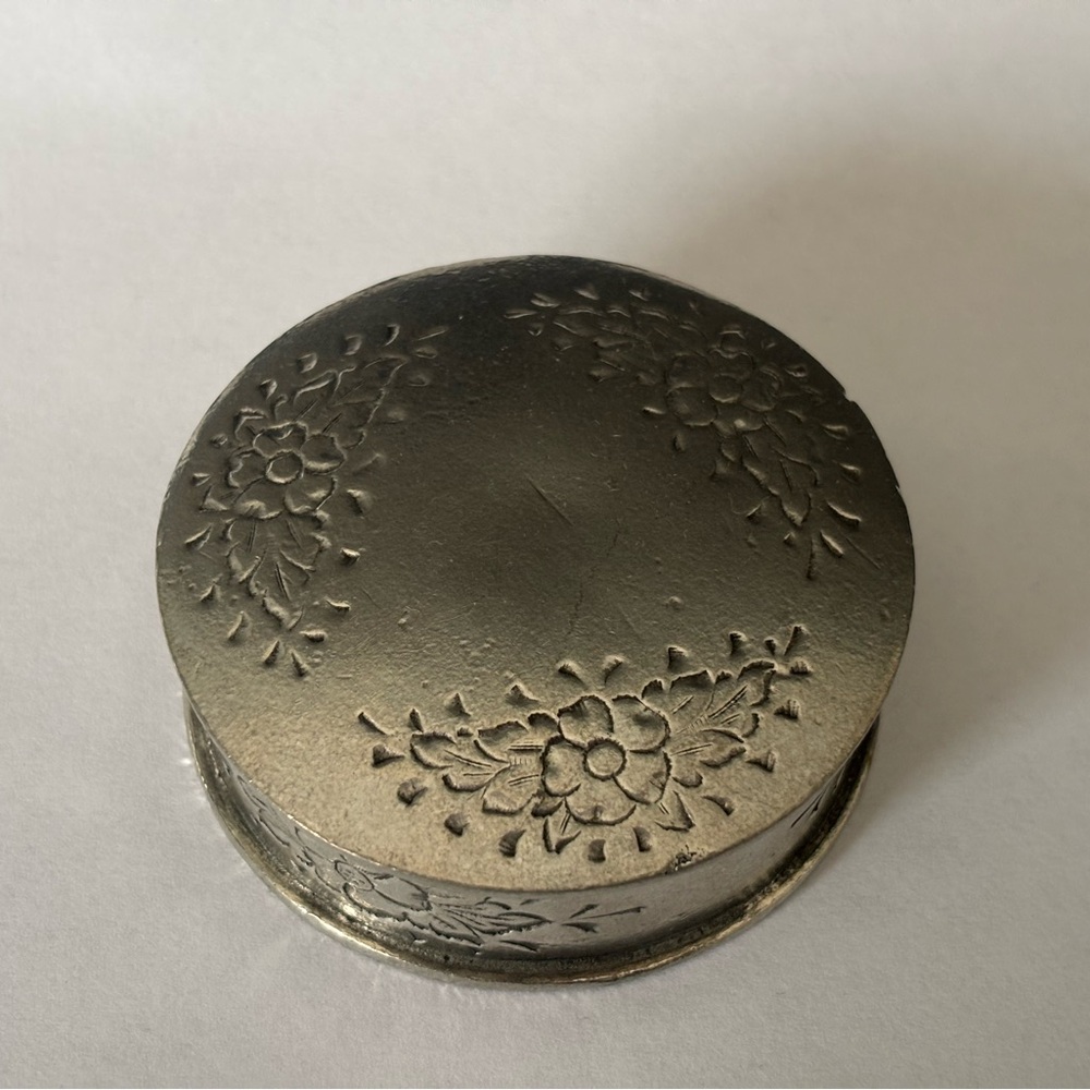 Vintage Pewter Gift box/Jewel/Trinket Box with flower design